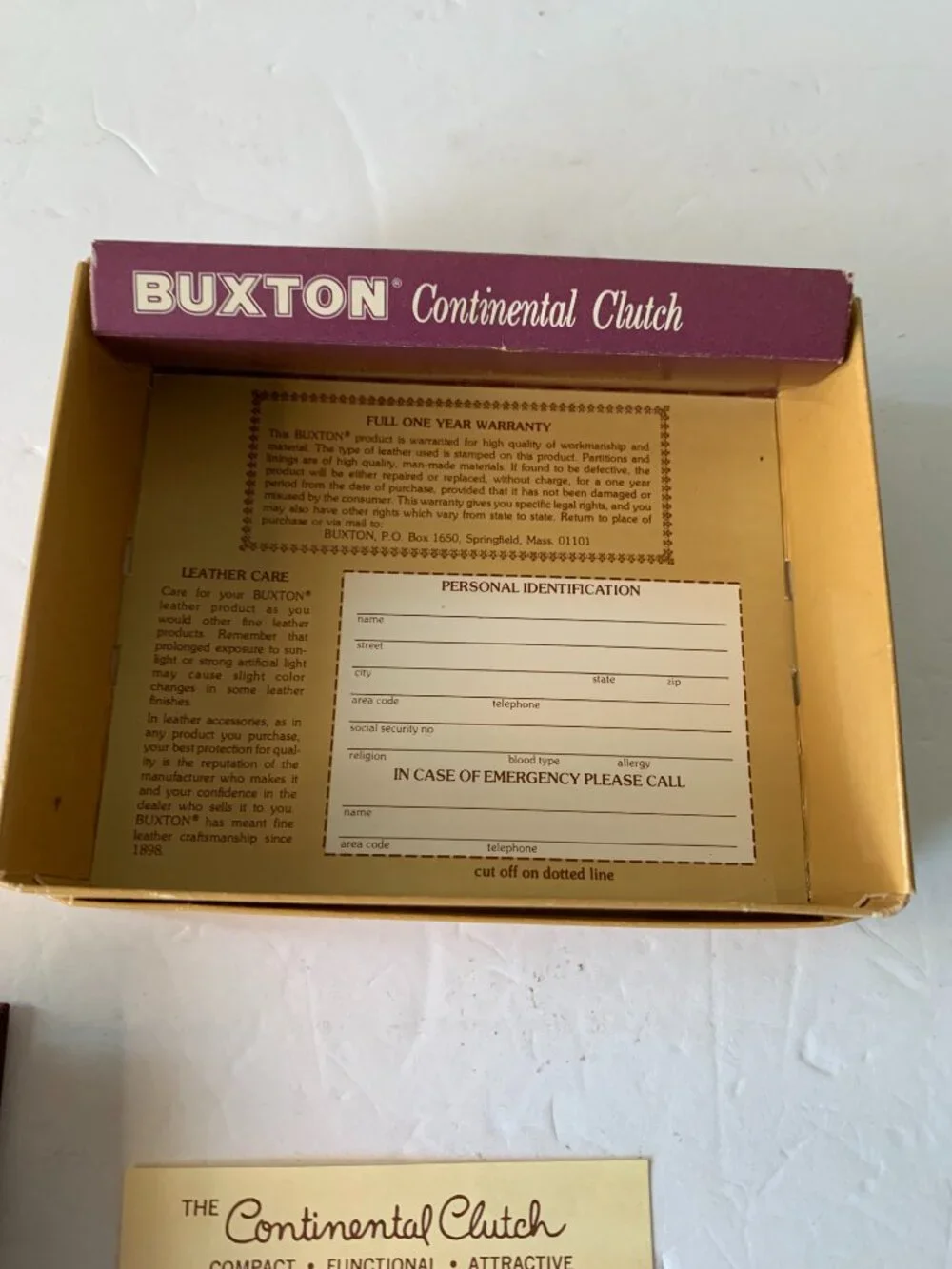 BUXTON CONTINENTAL CLUTCH 30 RED LEATHER WALLET NEW IN BOX VINTAGE NEW OLD STOCK